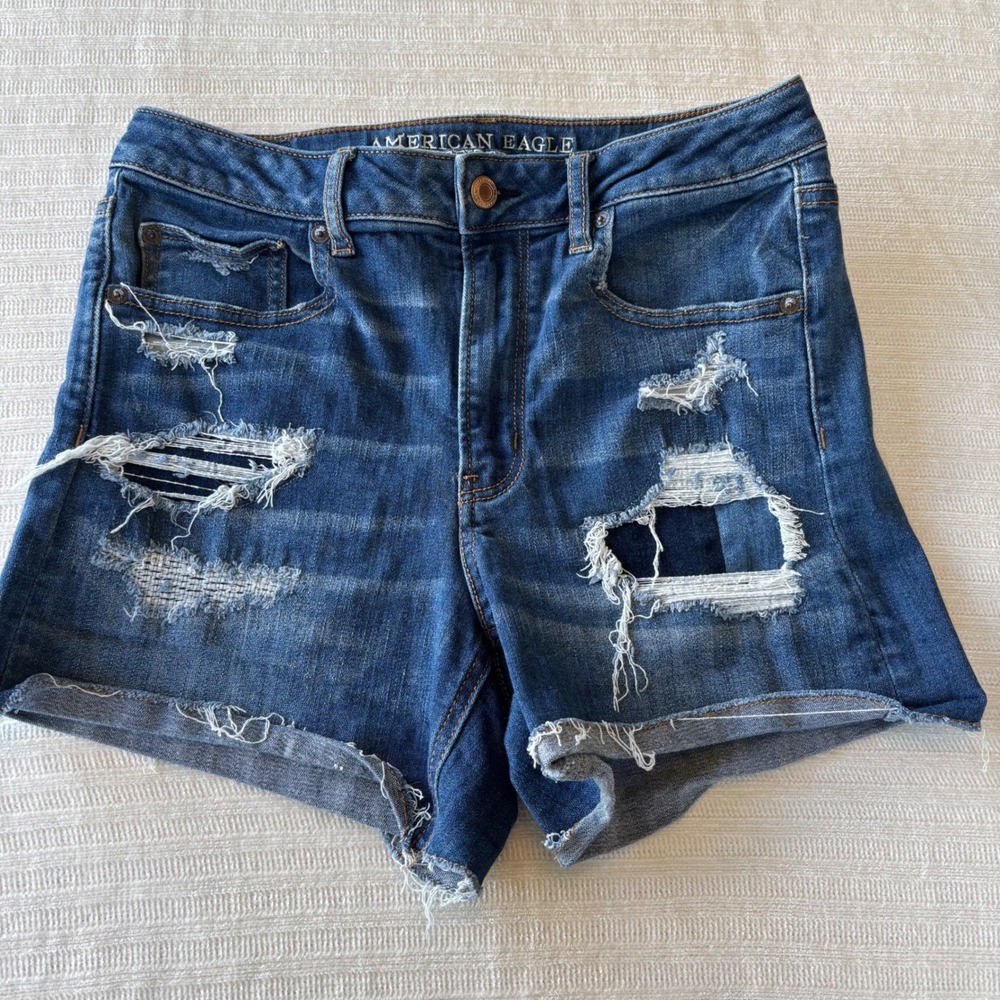American Eagle Super Stretch Distressed Denim Shorts Medium Wash Womens Size 8